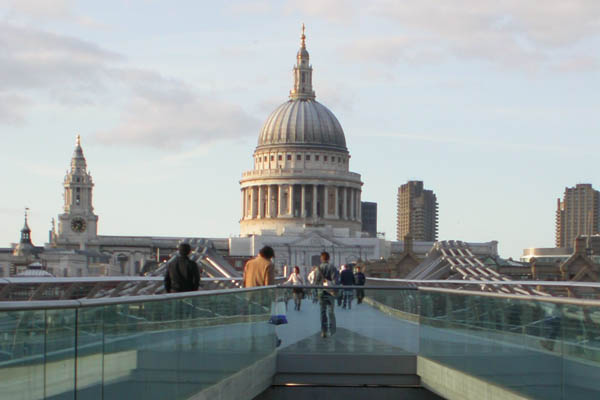 st-pauls-millenium-bridge_4dcfe790b6268 - London Day Trip - London Day Trip London Private Tours | London Day Trip - Licensed Guides - London Day Trip